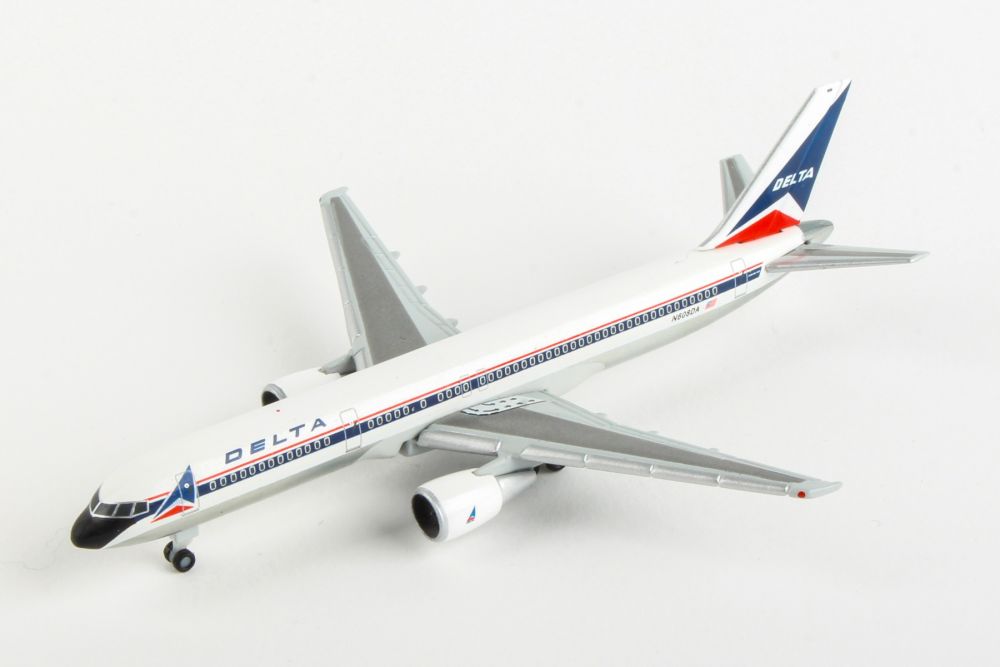 Flight Miniatures Canada 3000 Airlines Boeing 757-200 1:200 Scale Mint in Box 