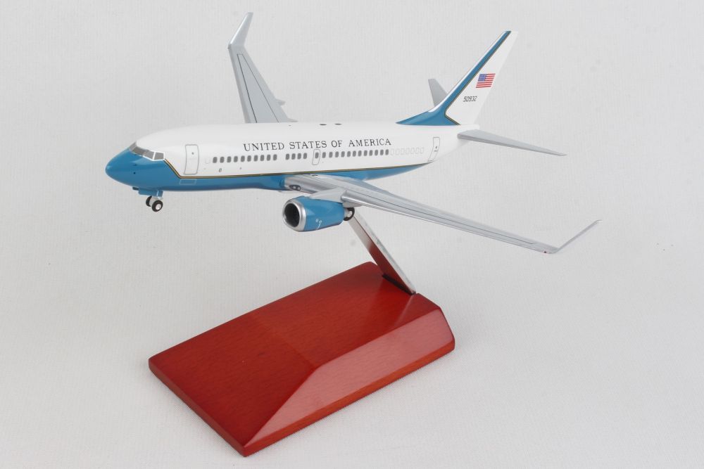 Boeing 737-900 Die cast Plane with stand 1:400 Hogan Wings 9116 