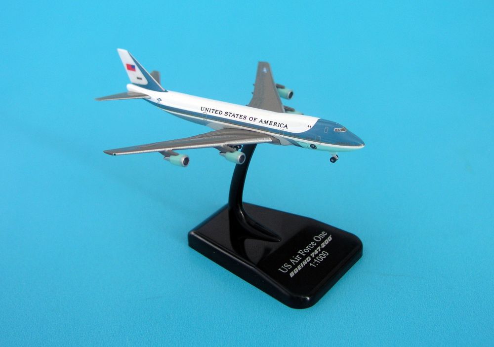 USAF B757-200W Boeing C-32A with Stand & Gears Hogan Wings 10260 1:200 