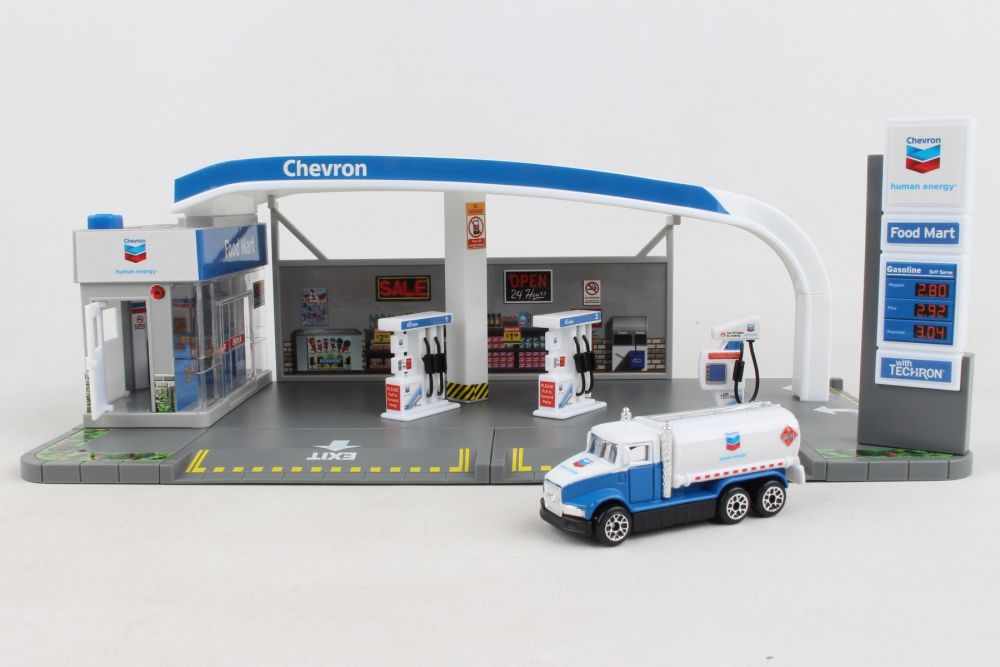 Daron Chevron Gas Station Playset RT187215 for sale online