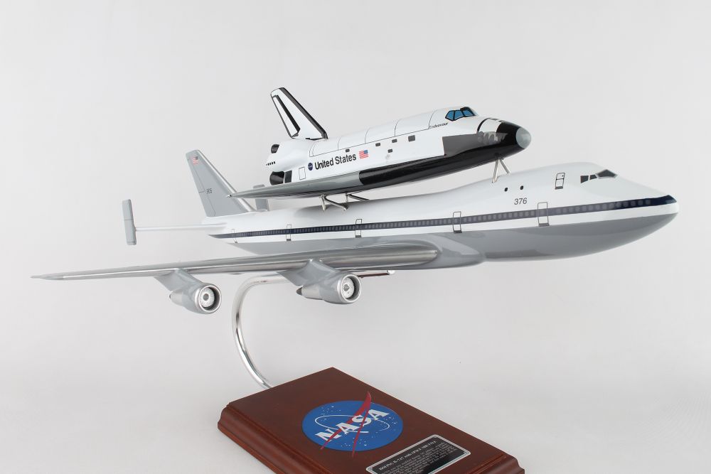 Daron B747 W/Space Shuttle 1/144 Endeavour 