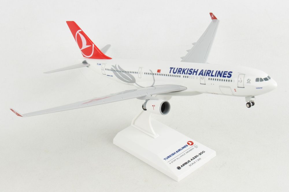 Daron Skymarks Turkish A330-200 1/200 W/Gear Model Aircraft 