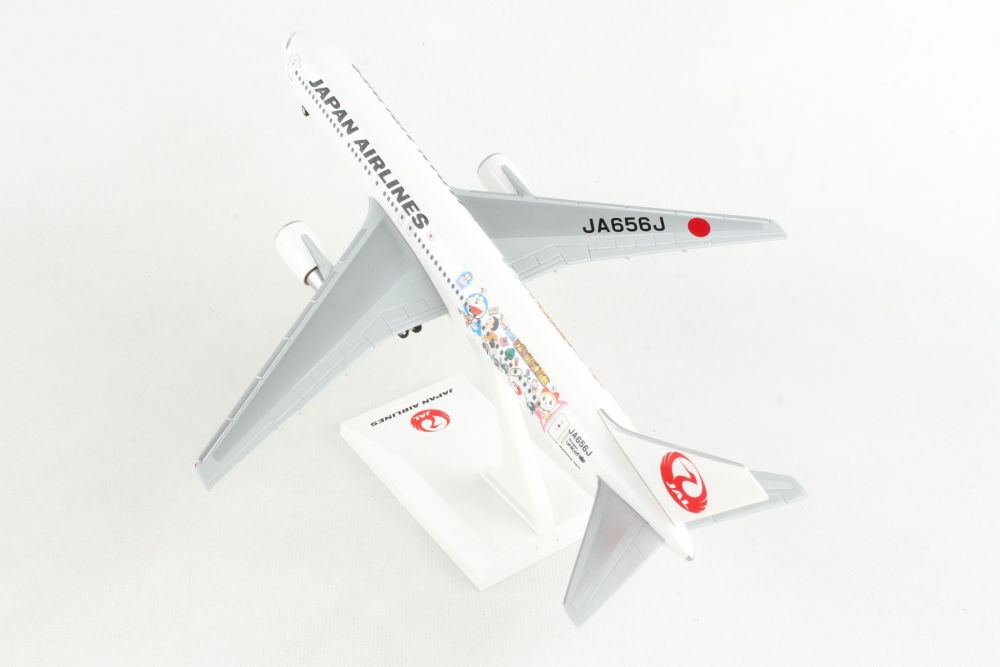 Skymarks United Airlines Boeing 767-300 1/200 Scale Plane with Stand 