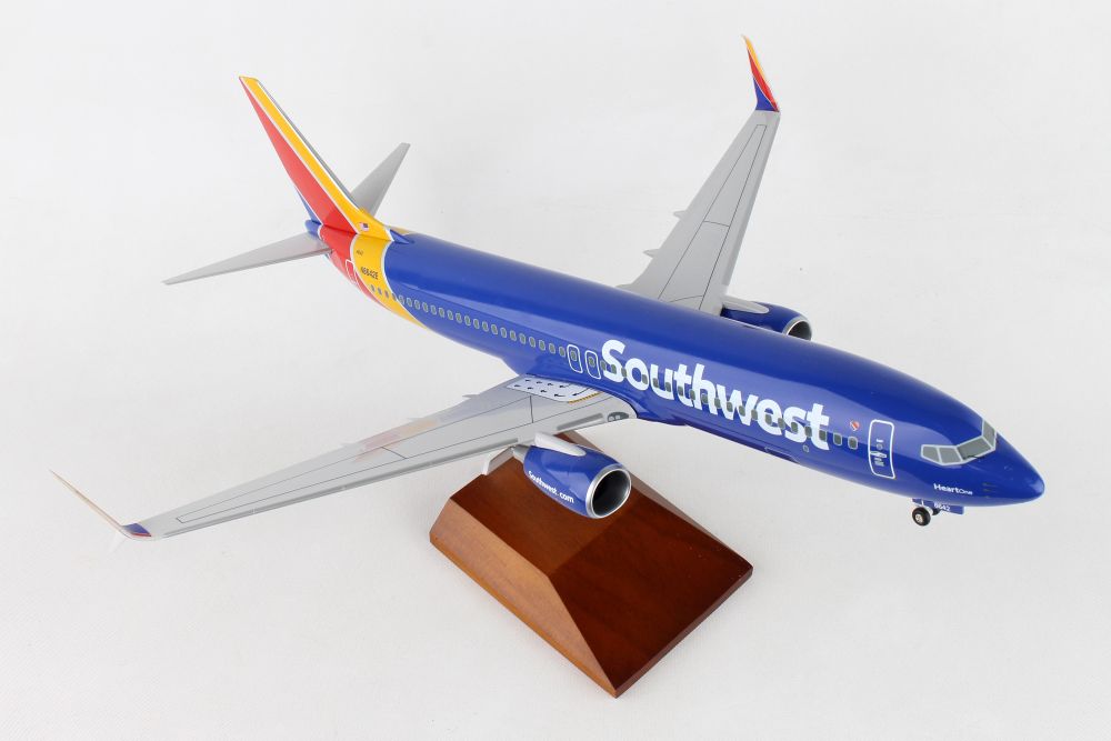 Daron Skymarks Southwest 737-Max8 1/130 with WiFi Dome Model Aircraft 