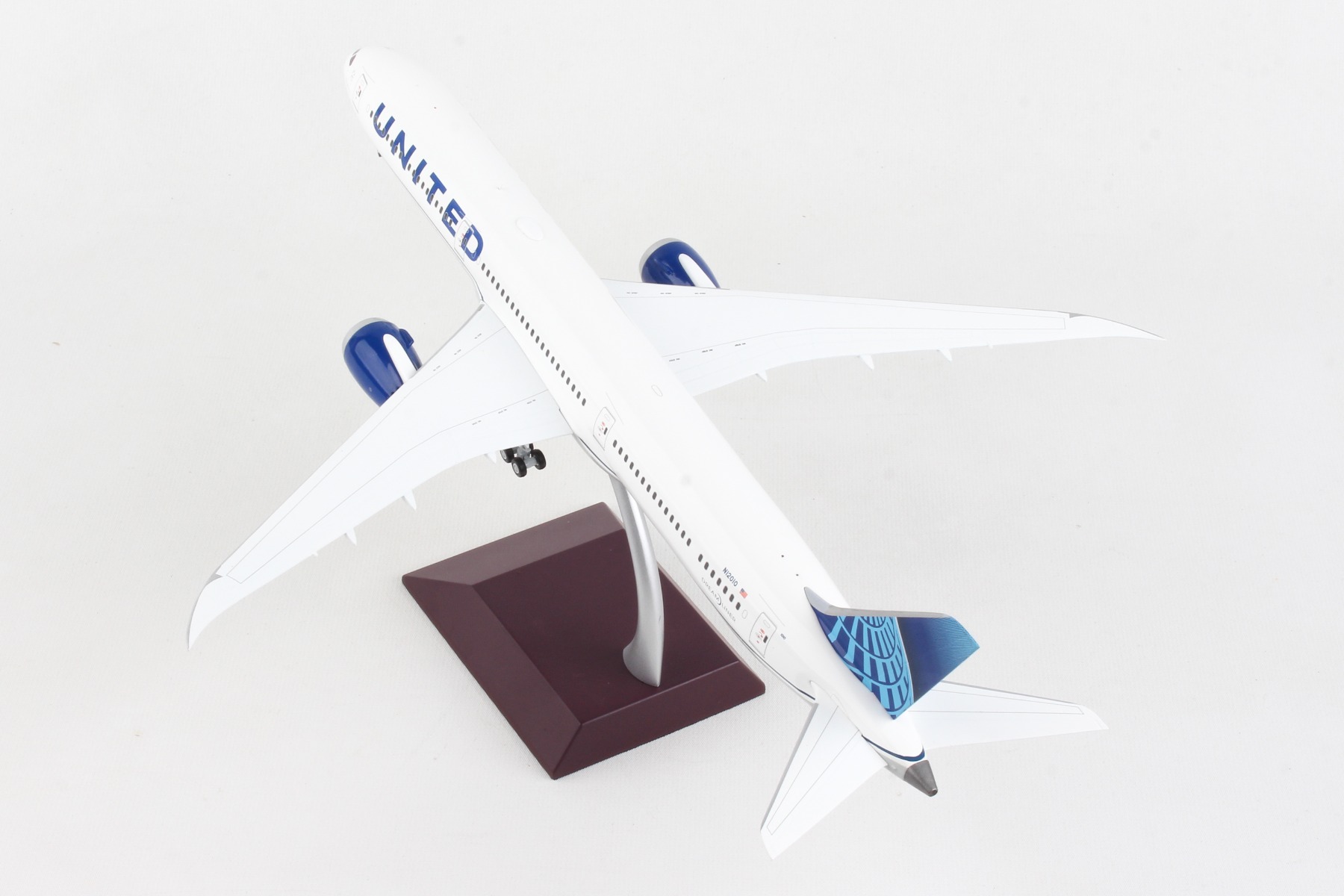 United Airlines B787-10 N12010 new livery (1:200)