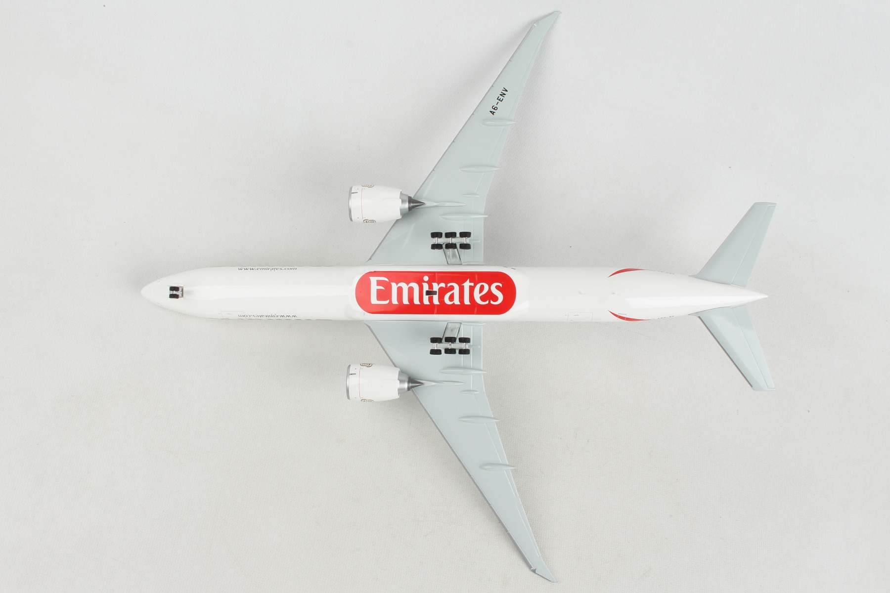 557467 Herpa Other License Collection et Cadeau de Miniatures Artisanales du Boeing 777-300ER d'Emirates 